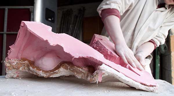 Revealing the latex rubber plaster mould